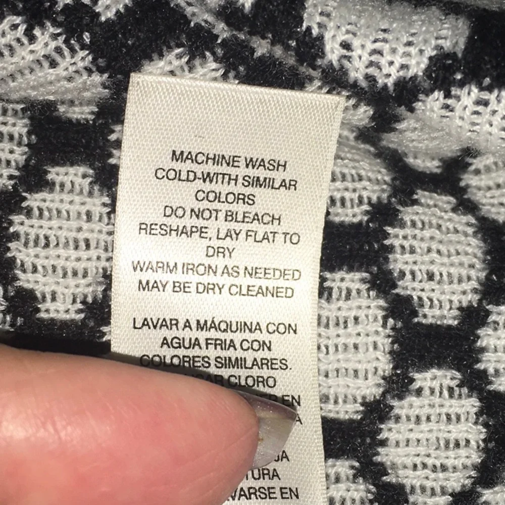 Chico’s Black and White Sweater - Picture 8 of 9